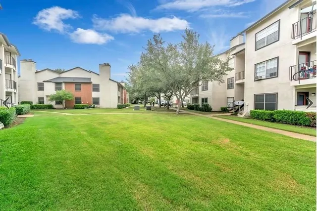 $986 | 11050 Woodmeadow Parkway, Unit 605, Dallas, TX 75228