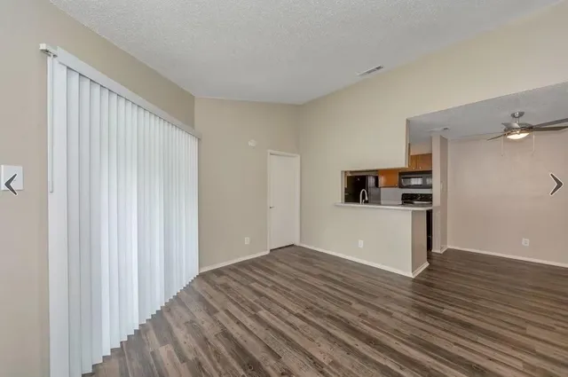 $986 | 11050 Woodmeadow Parkway, Unit 605, Dallas, TX 75228