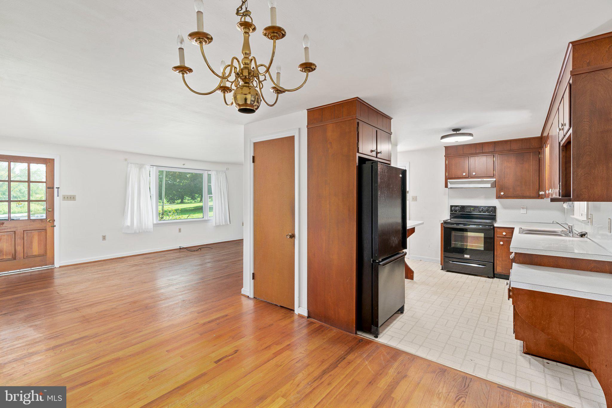 2427 Chestnut Tree Road Honey Brook, PA 19344 - Photo 5 of 23 Gallery Image 5