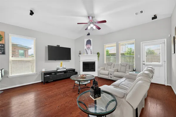 $2,950 | 13935 Manobrook Court, Richmond, TX 77407