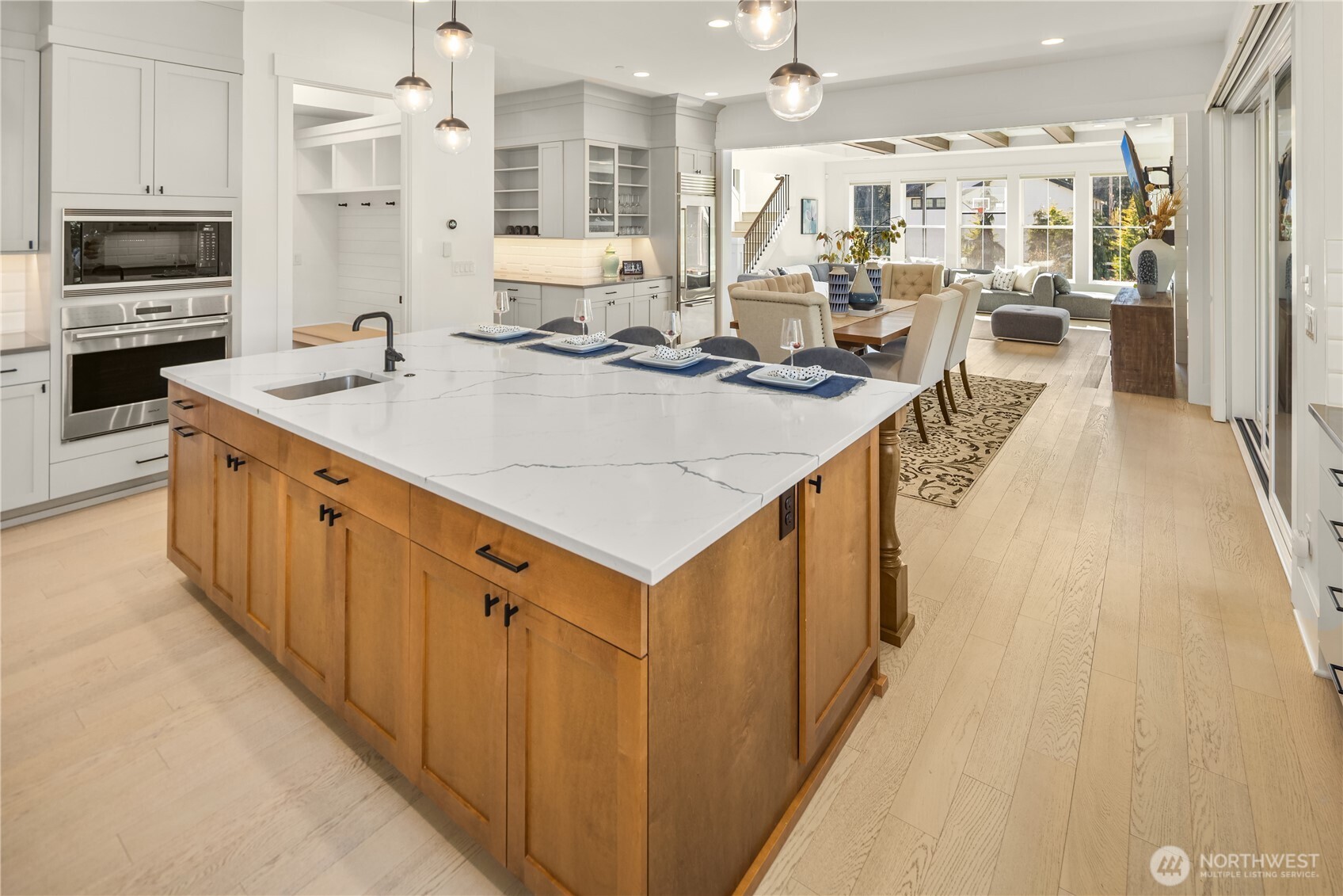 11688 Northeast 33rd Street Bellevue, WA 98005 - Photo 13 of 40