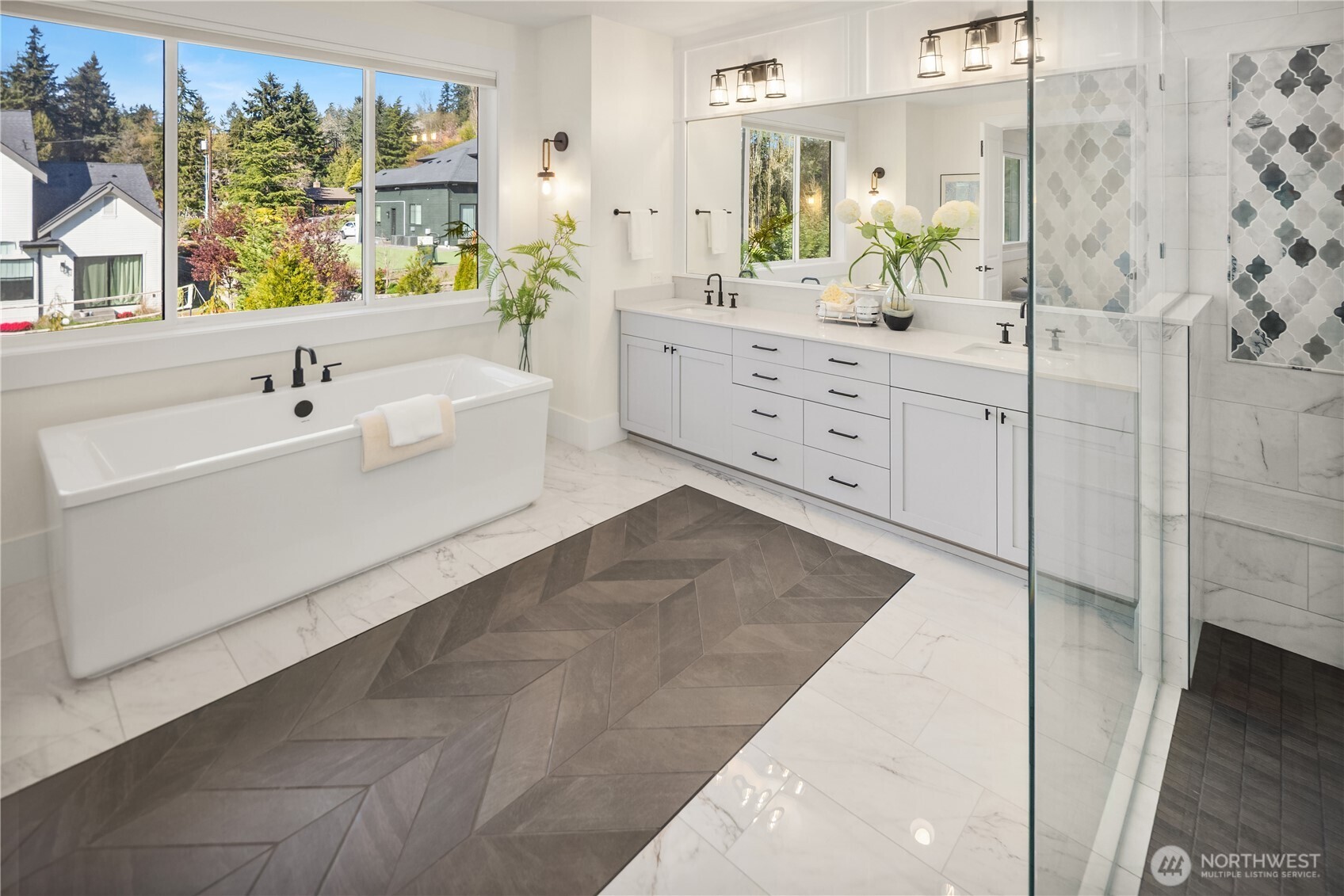 11688 Northeast 33rd Street Bellevue, WA 98005 - Photo 19 of 40