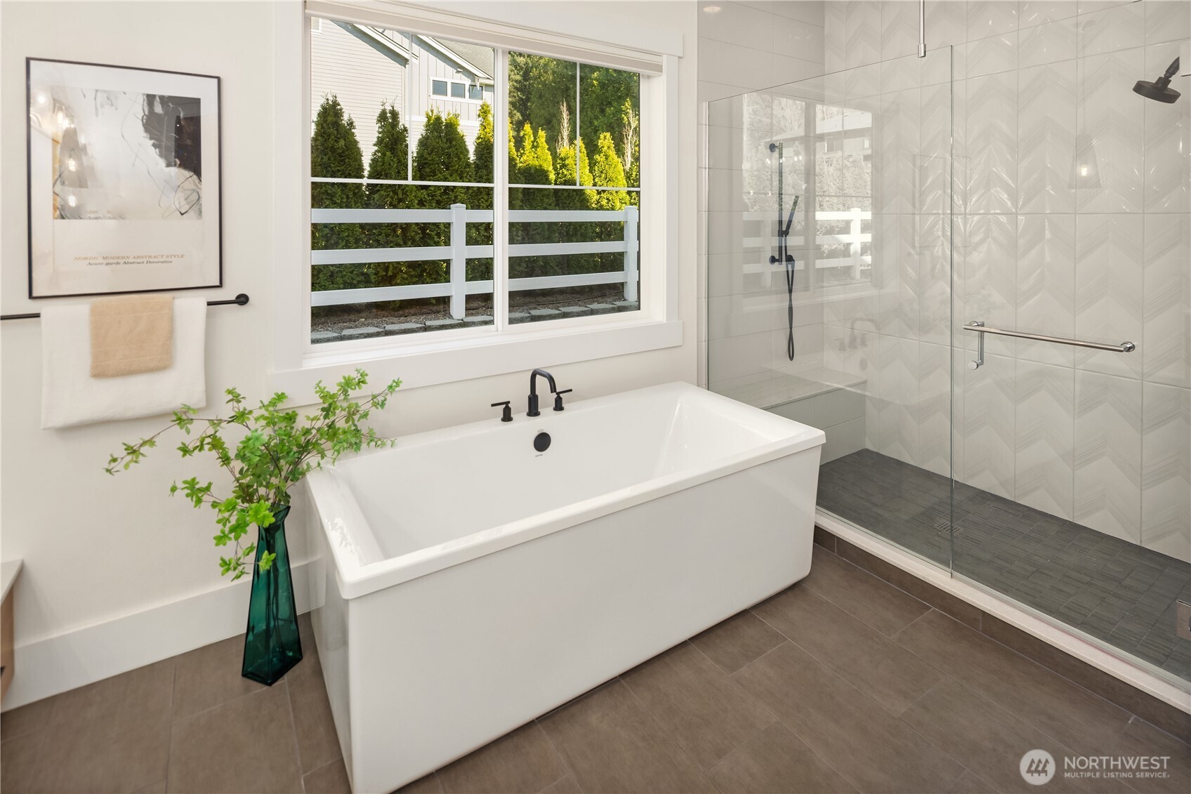 11688 Northeast 33rd Street Bellevue, WA 98005 - Photo 24 of 40