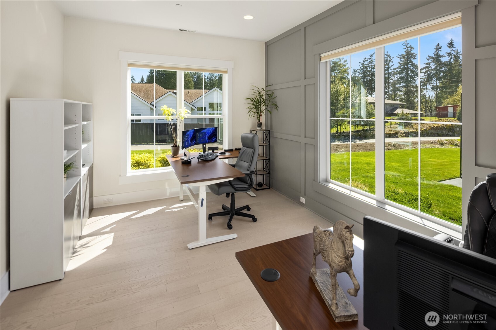 11688 Northeast 33rd Street Bellevue, WA 98005 - Photo 26 of 40