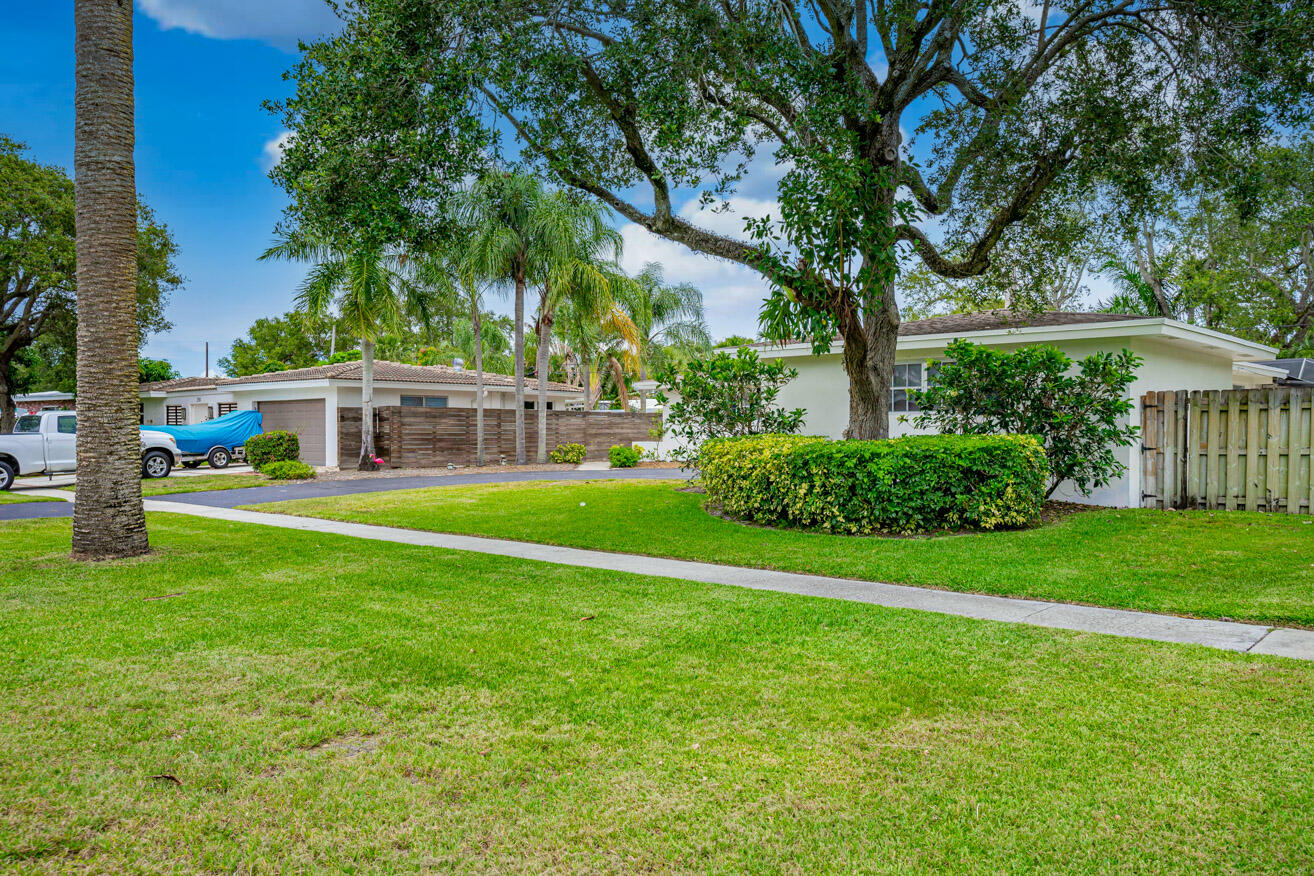 276 Southwest 7th Avenue Boca Raton, FL 33486 - Photo 11 of 44 11