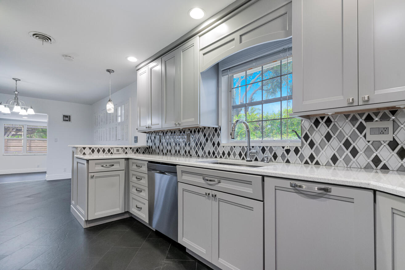 276 Southwest 7th Avenue Boca Raton, FL 33486 - Photo 20 of 44 20