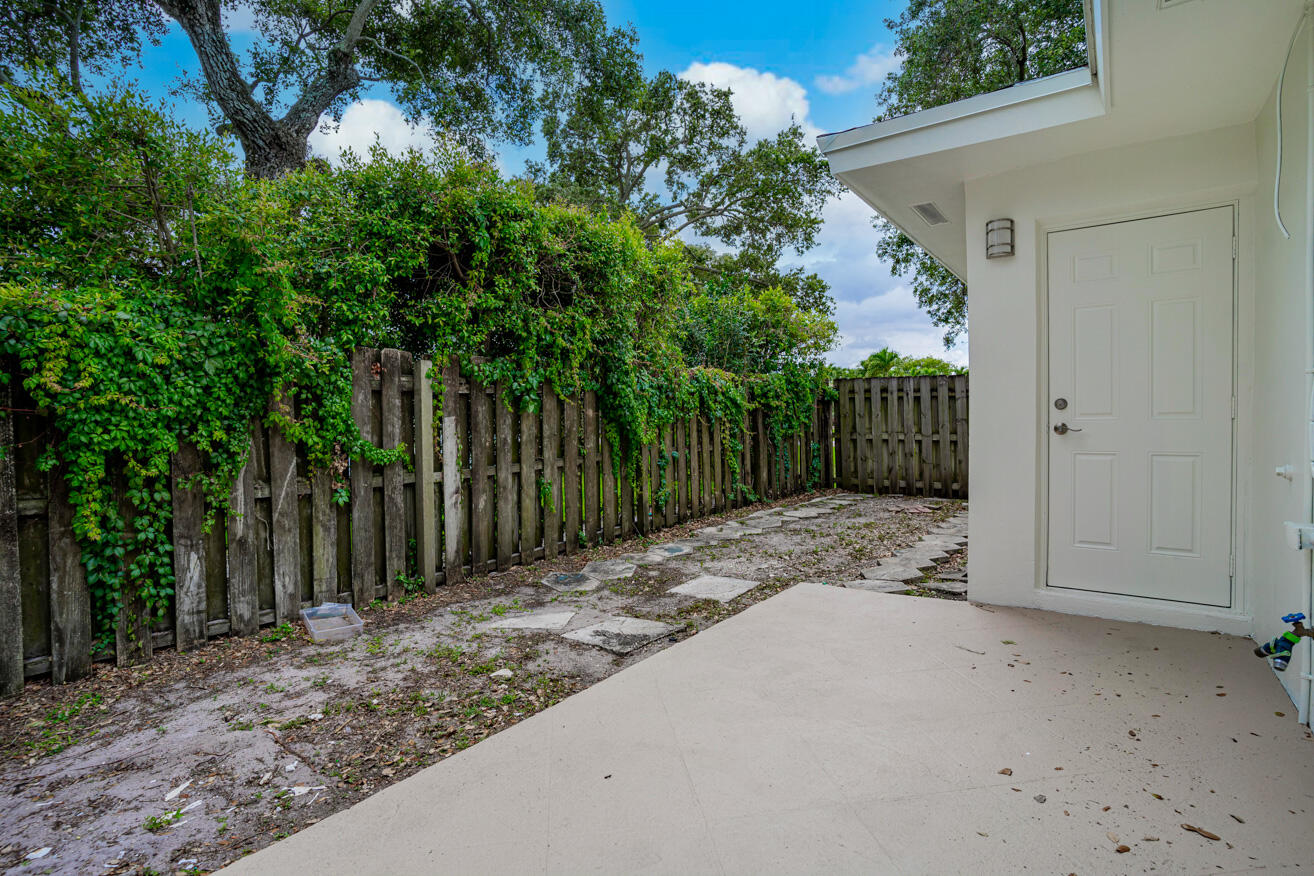 276 Southwest 7th Avenue Boca Raton, FL 33486 - Photo 37 of 44 37