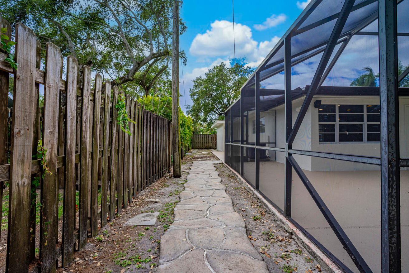 276 Southwest 7th Avenue Boca Raton, FL 33486 - Photo 40 of 44 40