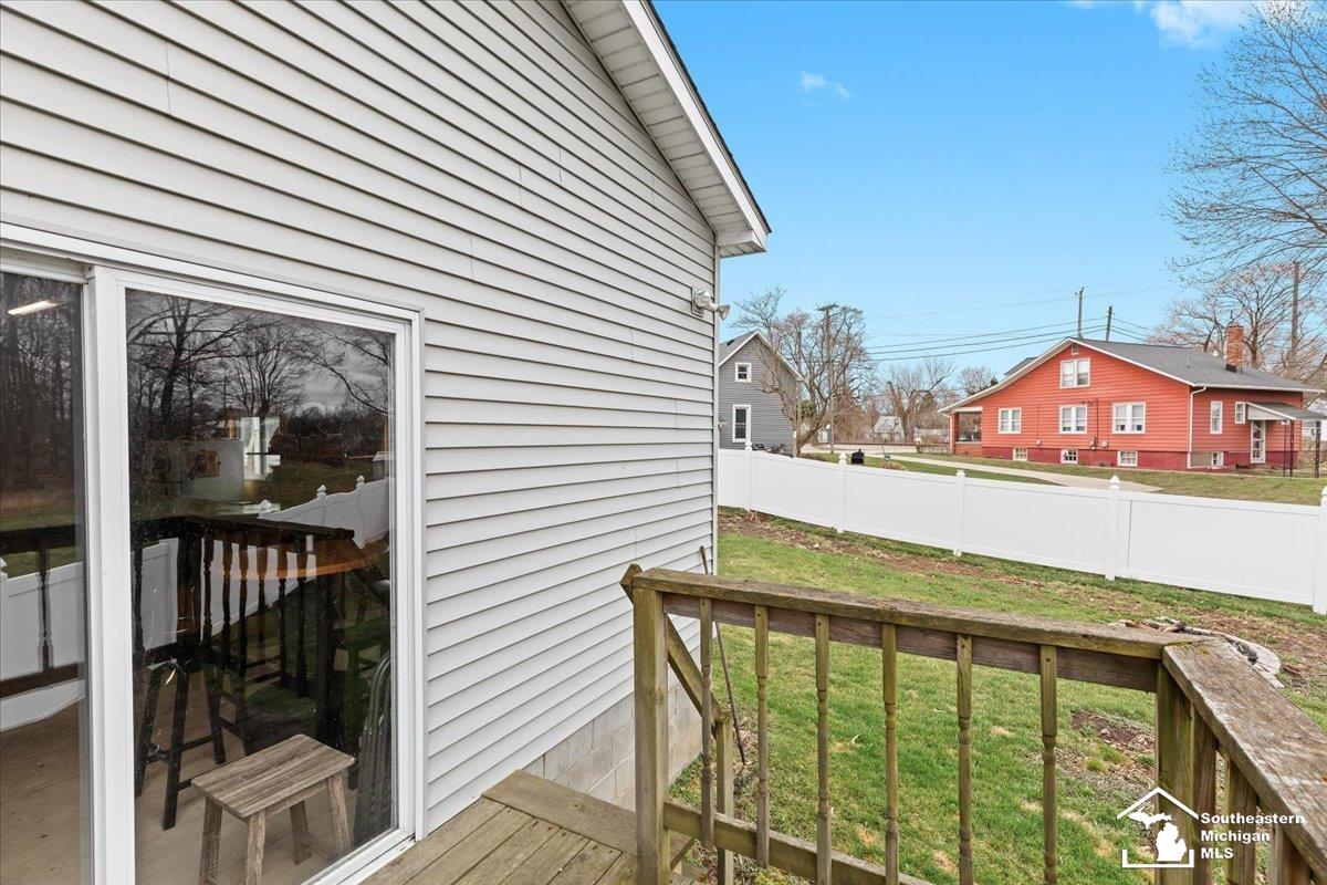 28203 Waltz Road New Boston, MI 48164 - Photo 13 of 40 50170239-3dfa66db-429b-44d8-8038-924561332391.JPG