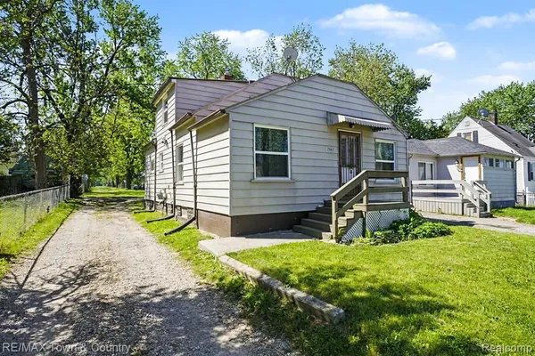 $129,900 | 2062 Schumacher Avenue, Burton, MI 48529