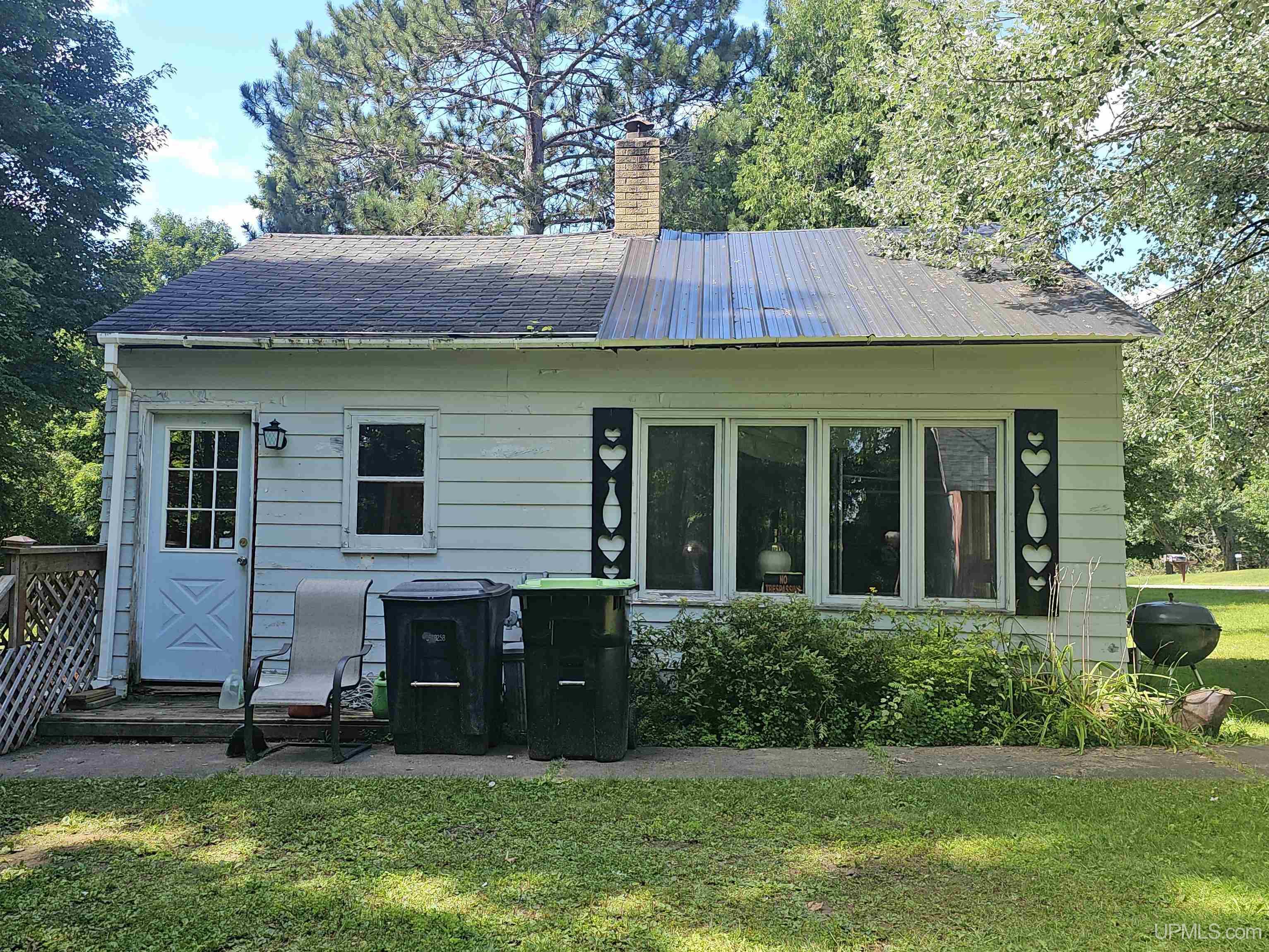 640 East Hunter Road Iron River, MI 49935 - Photo 1 of 22 Gallery Image 1