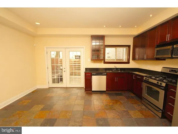 $3,400 | 1224 Germantown Avenue, Philadelphia, PA 19122