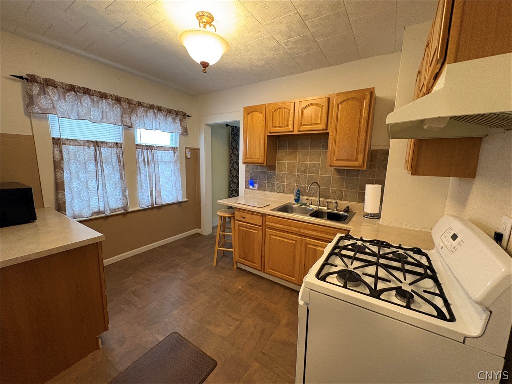 148 Culbert Street Syracuse, NY 13208 - Photo 7 of 21 Kitchen