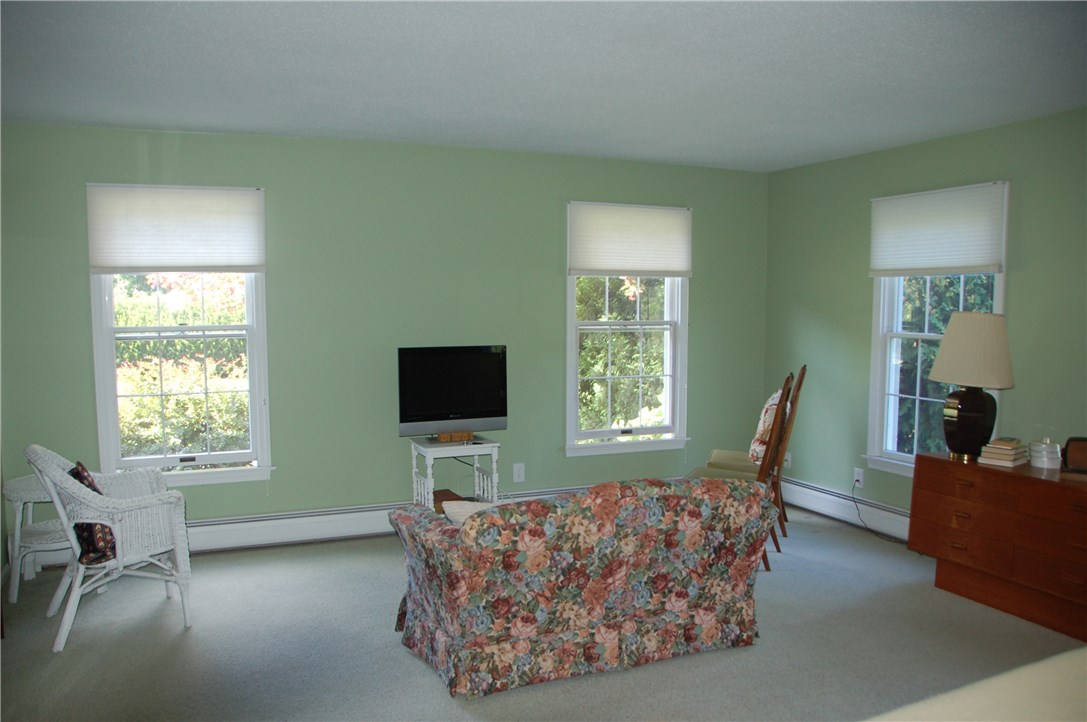 121 Shore Road Westerly, RI 02891 - Photo 11 of 20