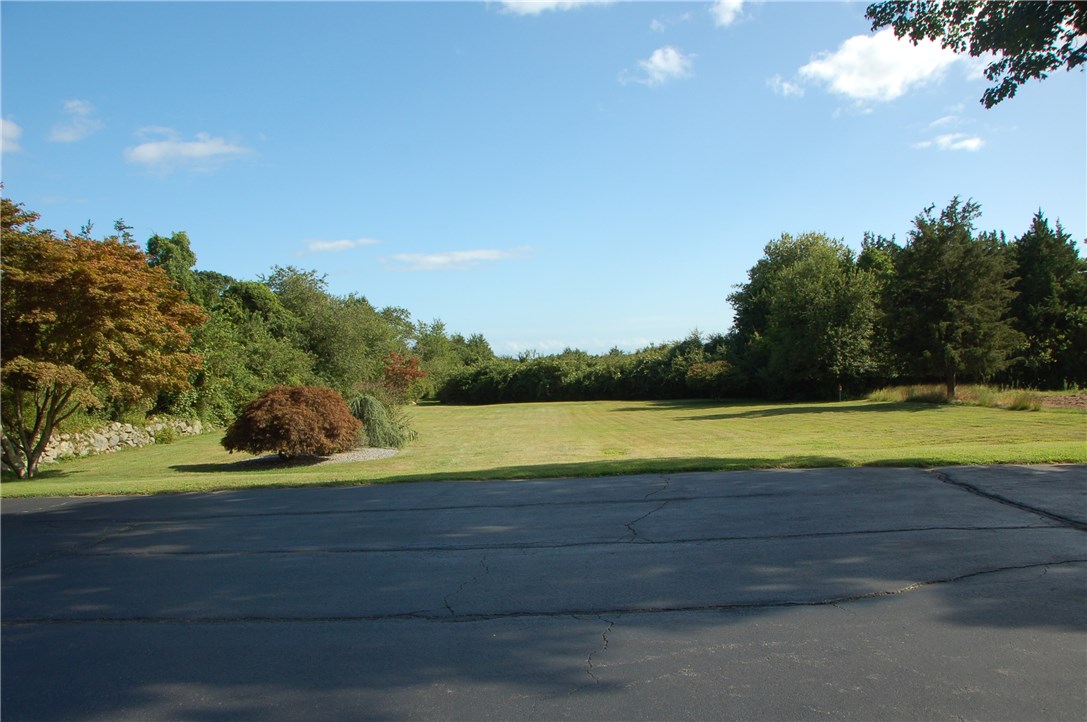 121 Shore Road Westerly, RI 02891 - Photo 16 of 20