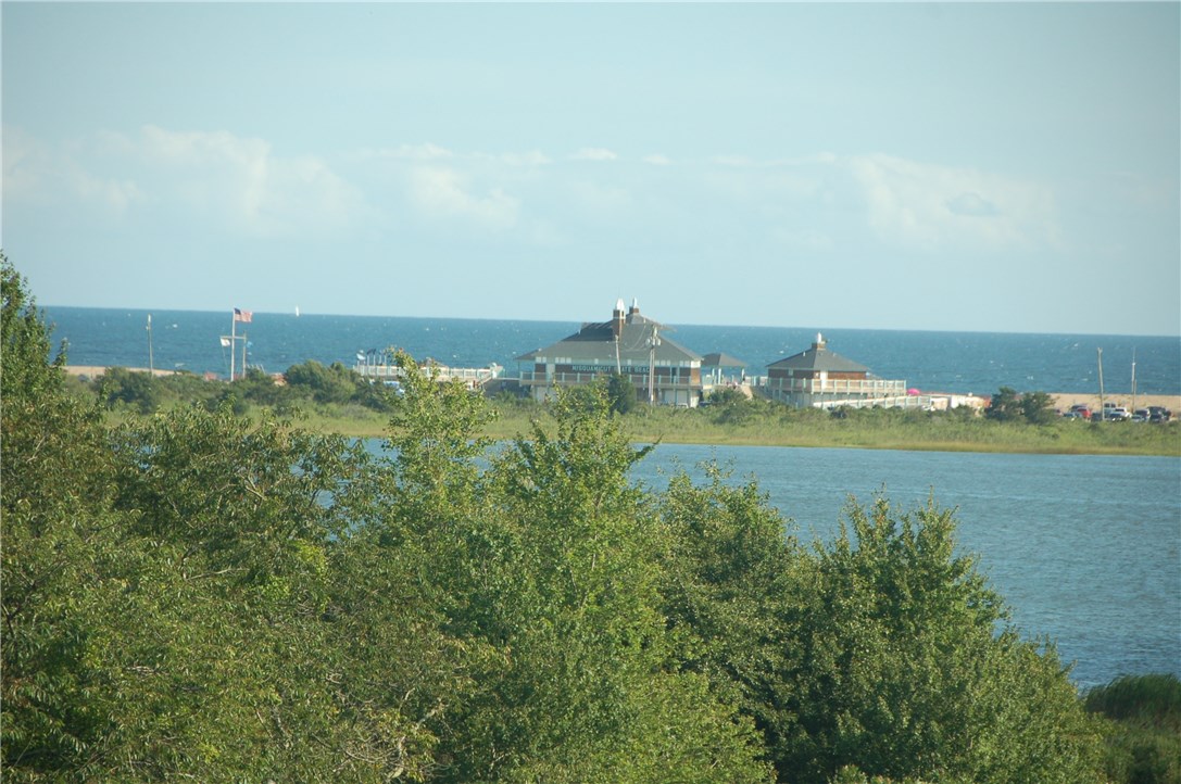 121 Shore Road Westerly, RI 02891 - Photo 3 of 20