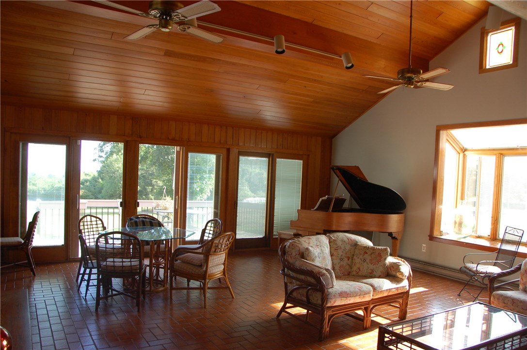 121 Shore Road Westerly, RI 02891 - Photo 5 of 20