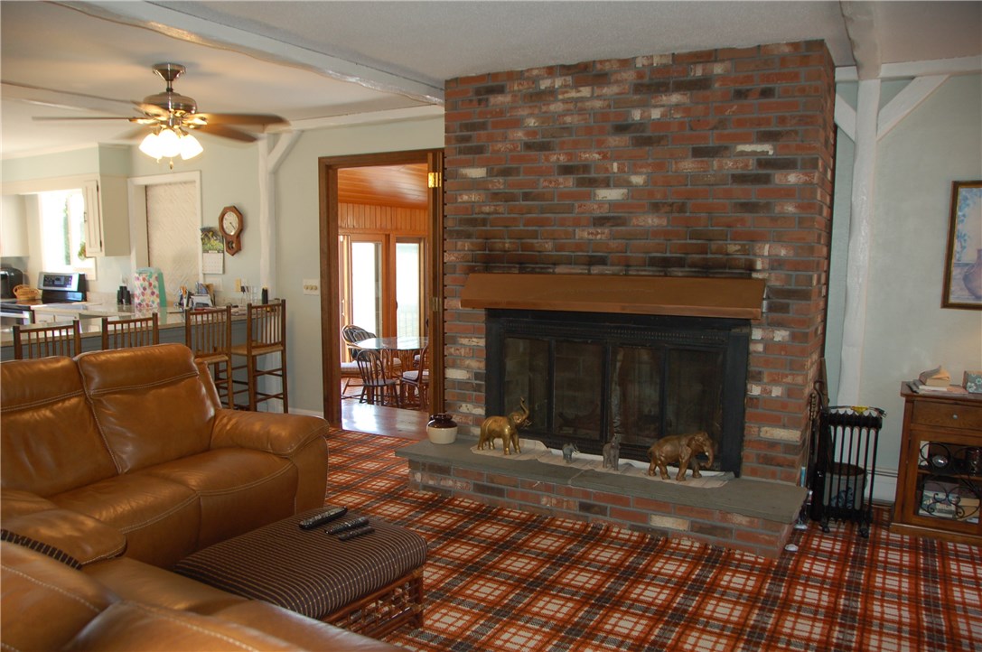 121 Shore Road Westerly, RI 02891 - Photo 9 of 20