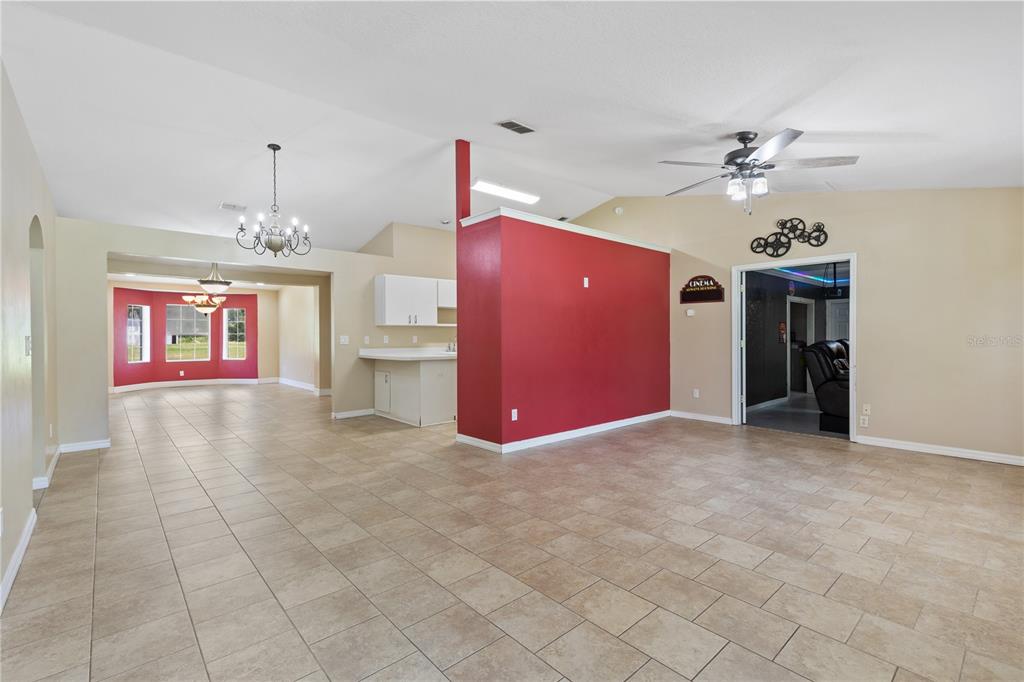 2607 Southeast 156th Place Road Summerfield, FL 34491 - Photo 4 of 31 Gallery Image 4