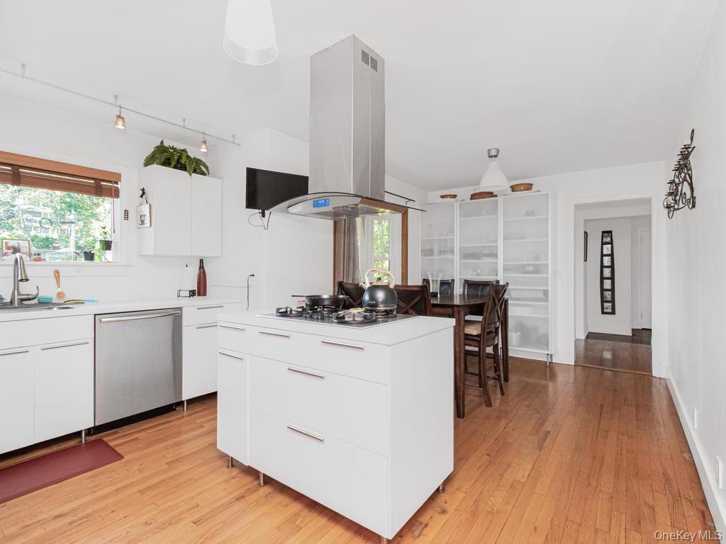 35 Barnard Road New Rochelle, NY 10801 - Photo 12 of 18 Gallery Image 12