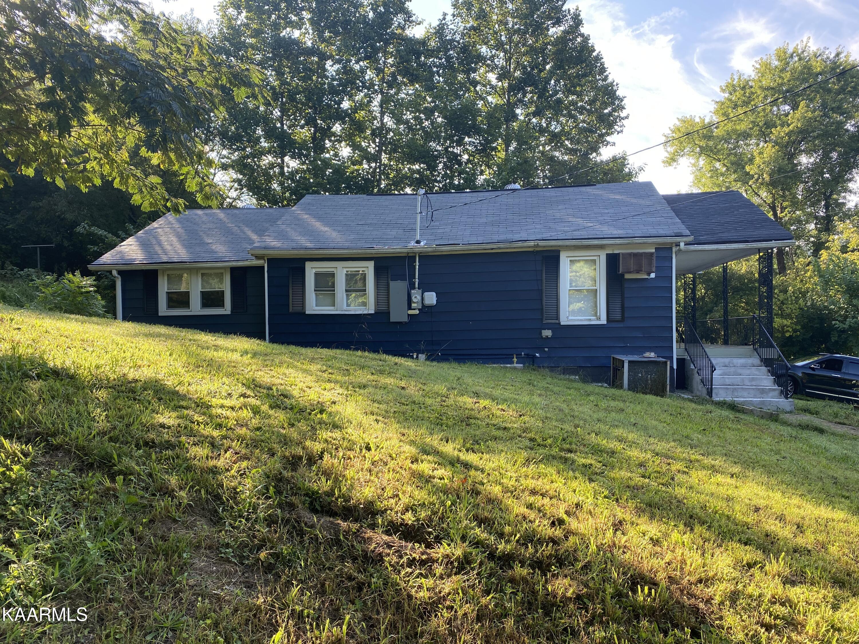 600 Kelly Road Oliver Springs, TN 37840 - Photo 4 of 20 C44F3A9E-885E-4405-9259-7ACB1A65DF63