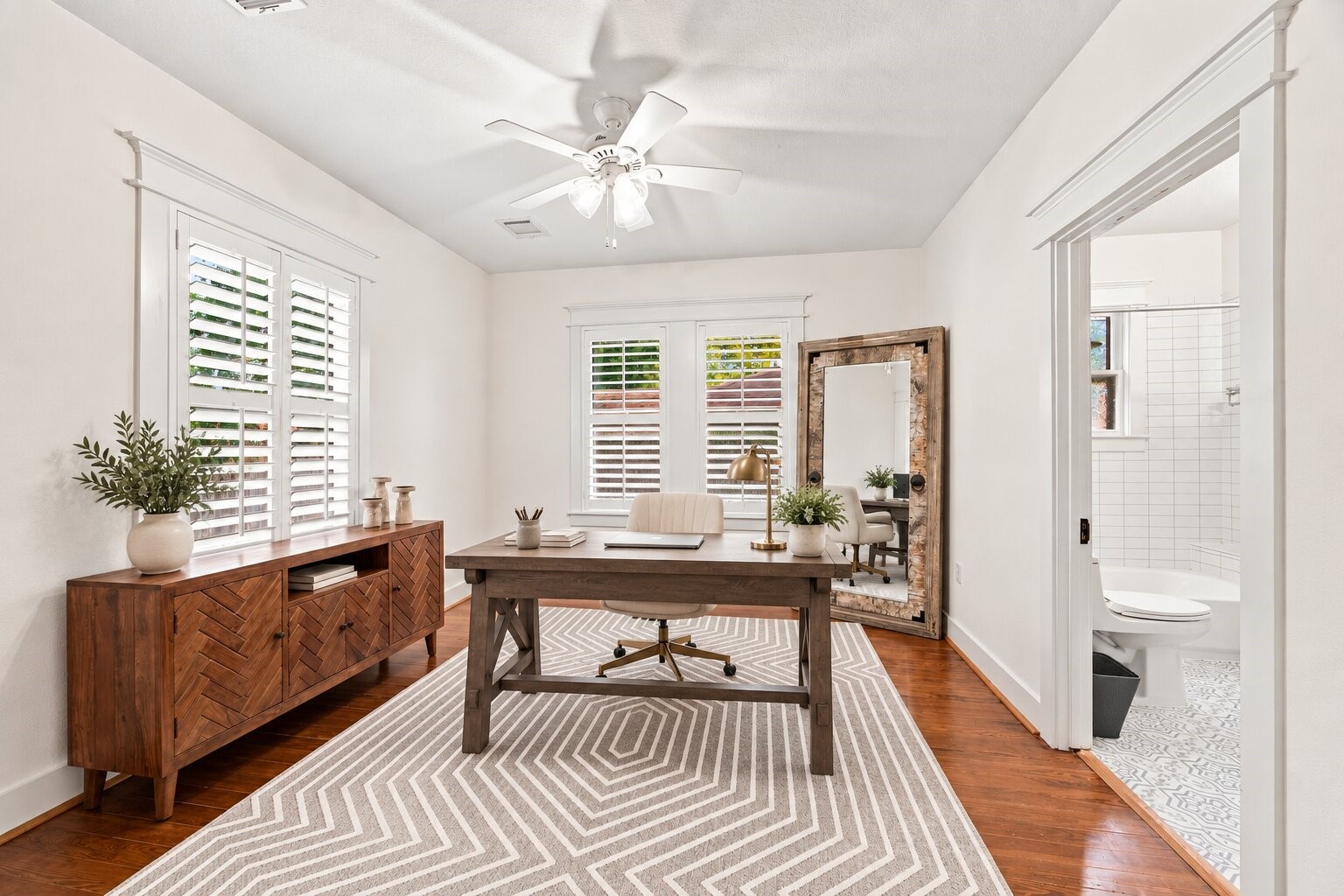 4618 McEwen Street Houston, TX 77009 - Photo 16 of 39 The front secondary bedroom is currently used as a home office, but could easily work as a 3rd sleeping area.