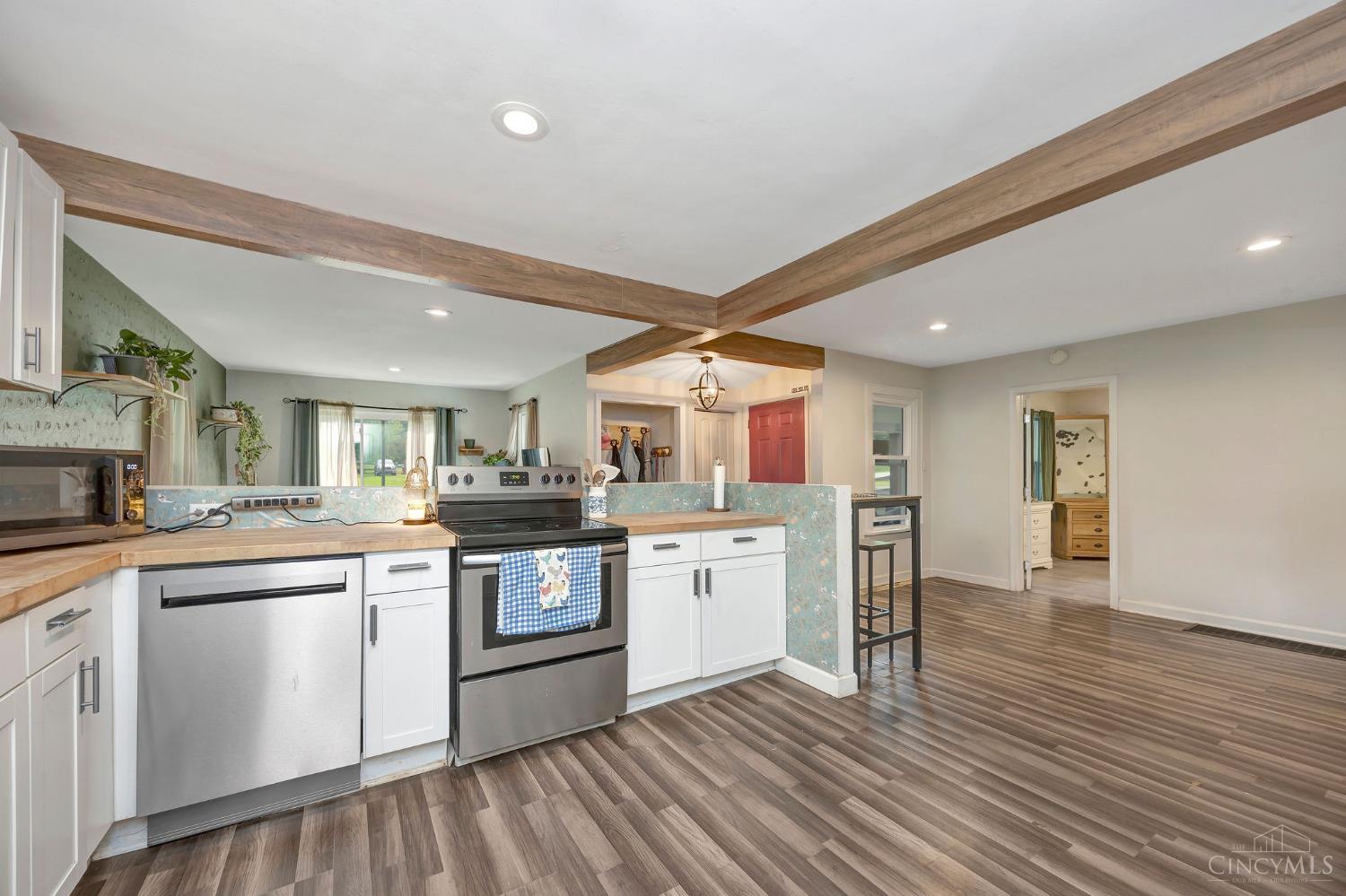 2118 Wellington Road Middletown, OH 45044 - Photo 4 of 19