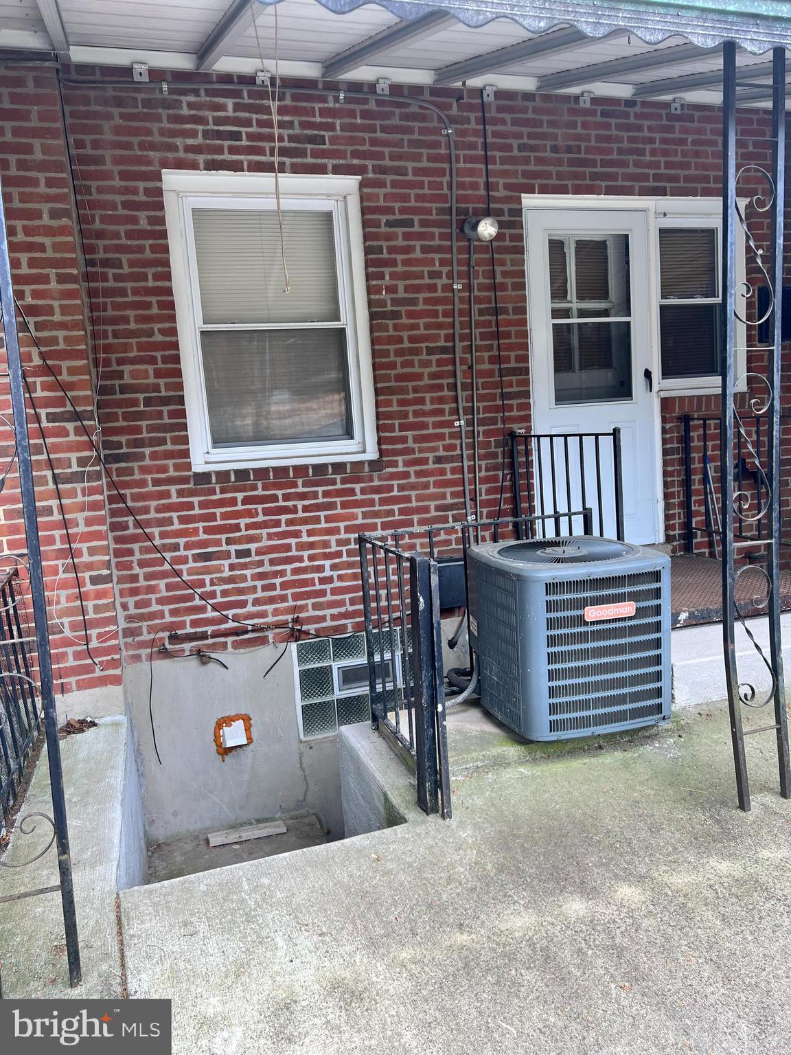 4362 Eldone Road Baltimore, MD 21229 - Photo 10 of 12 Separate entrance to the basement.