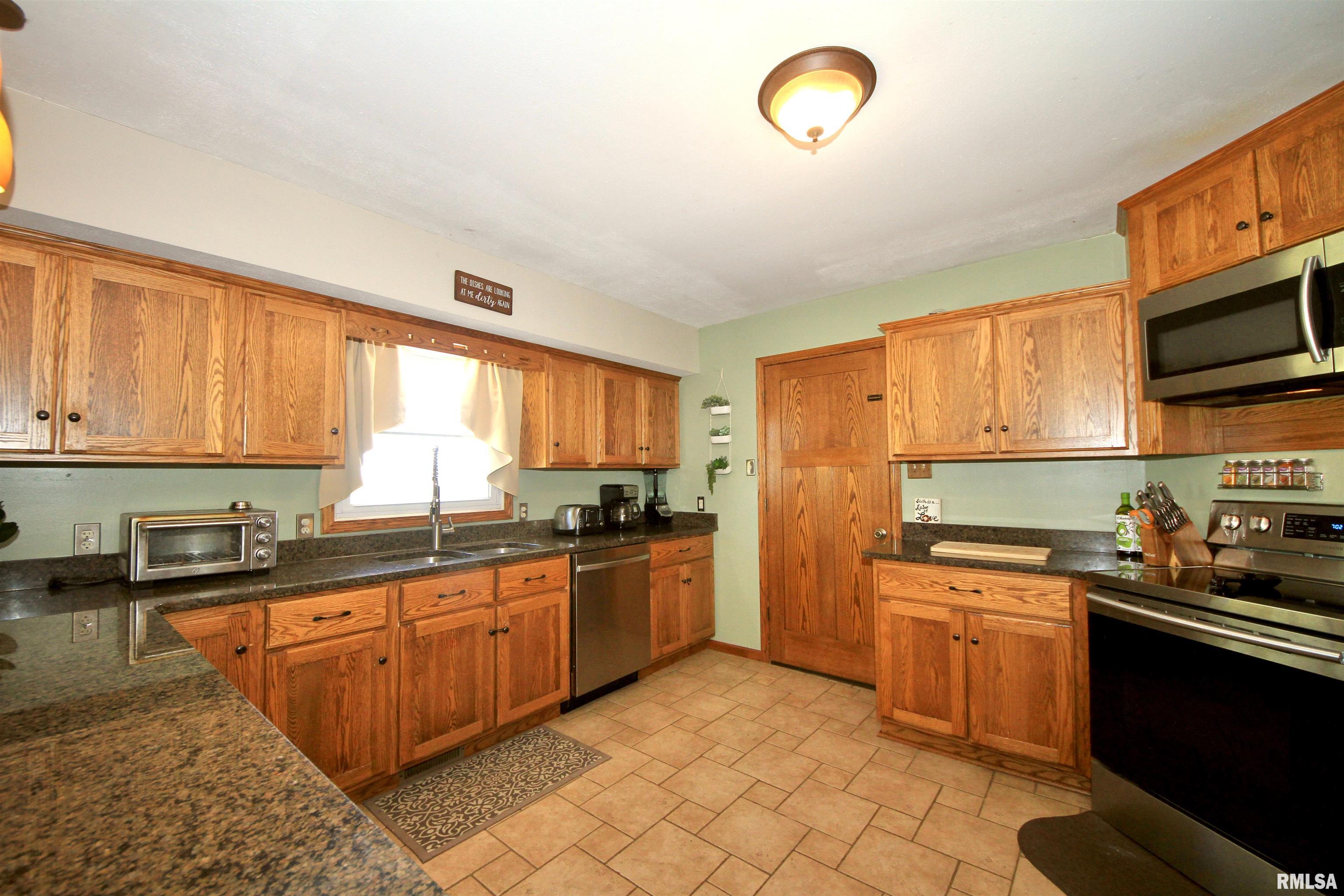 592 Swan Pond Road Jacob, IL 62950 - Photo 10 of 54