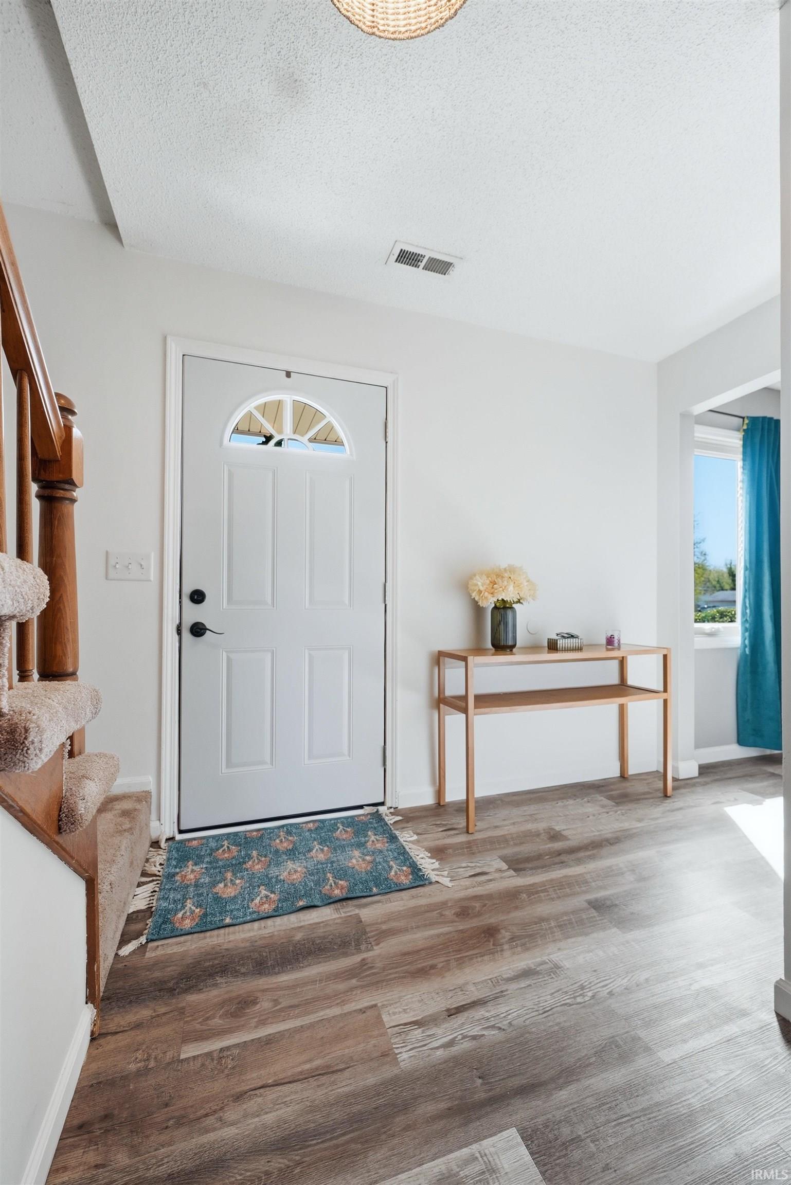 6515 Owl Tree Place Fort Wayne, IN 46825 - Photo 2 of 33