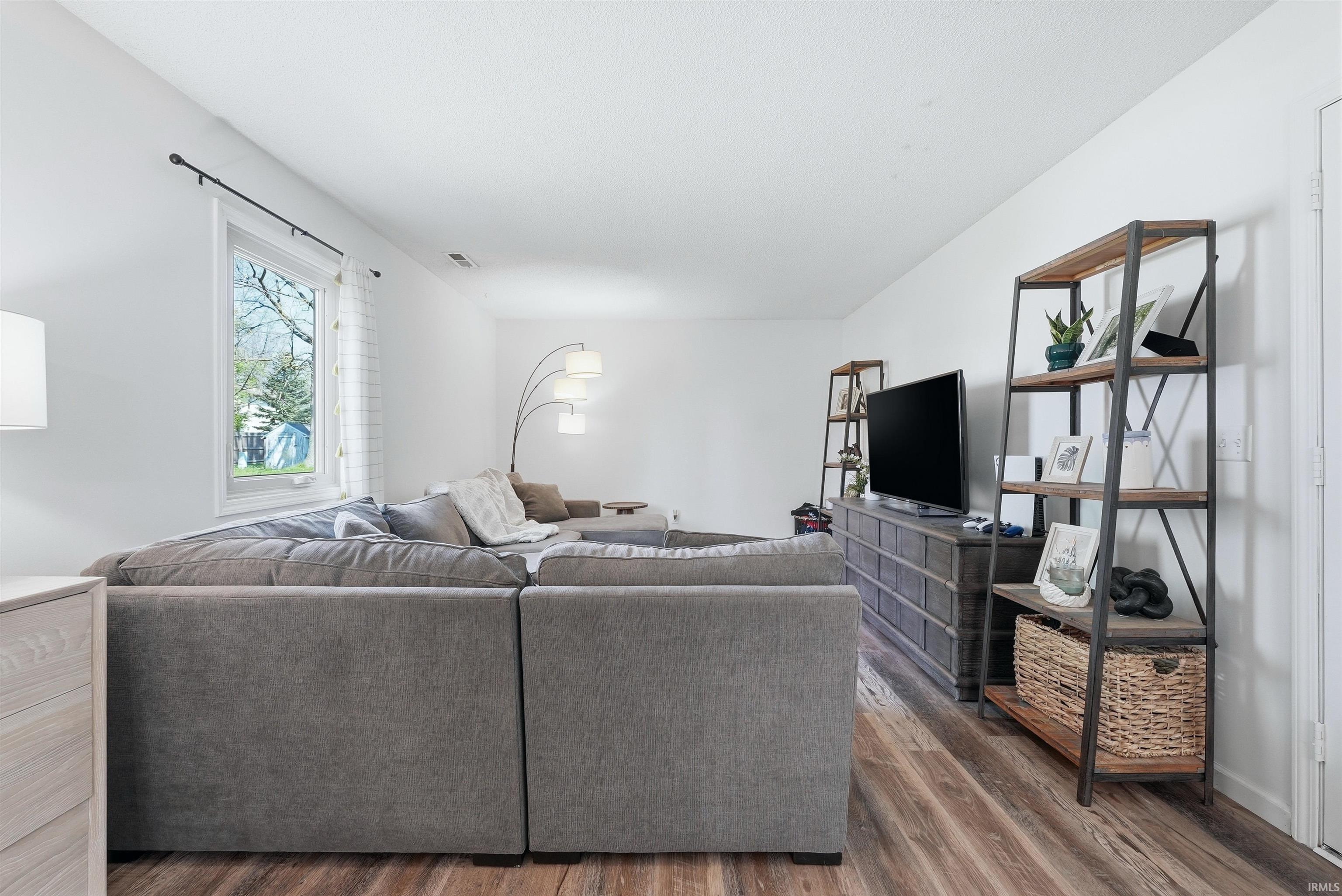 6515 Owl Tree Place Fort Wayne, IN 46825 - Photo 9 of 33