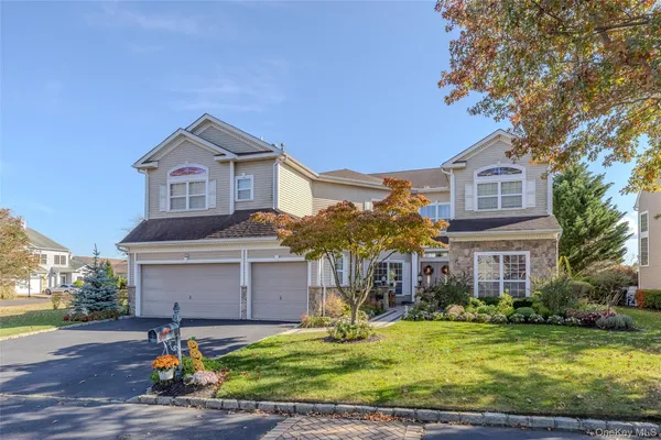 $1,195,000 | 77 Hamlet Drive, Mount Sinai, NY 11766