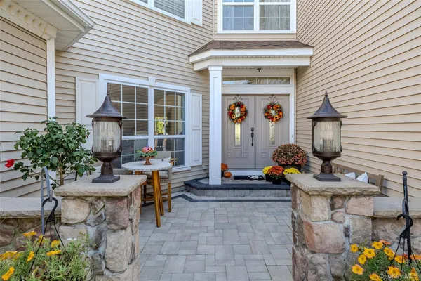 $1,195,000 | 77 Hamlet Drive, Mount Sinai, NY 11766