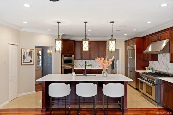 $1,195,000 | 77 Hamlet Drive, Mount Sinai, NY 11766