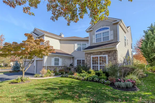 $1,195,000 | 77 Hamlet Drive, Mount Sinai, NY 11766