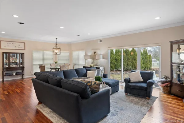 $1,195,000 | 77 Hamlet Drive, Mount Sinai, NY 11766