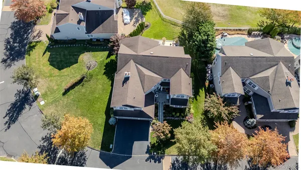 $1,195,000 | 77 Hamlet Drive, Mount Sinai, NY 11766