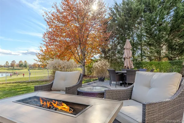 $1,195,000 | 77 Hamlet Drive, Mount Sinai, NY 11766