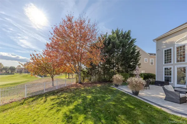 $1,195,000 | 77 Hamlet Drive, Mount Sinai, NY 11766