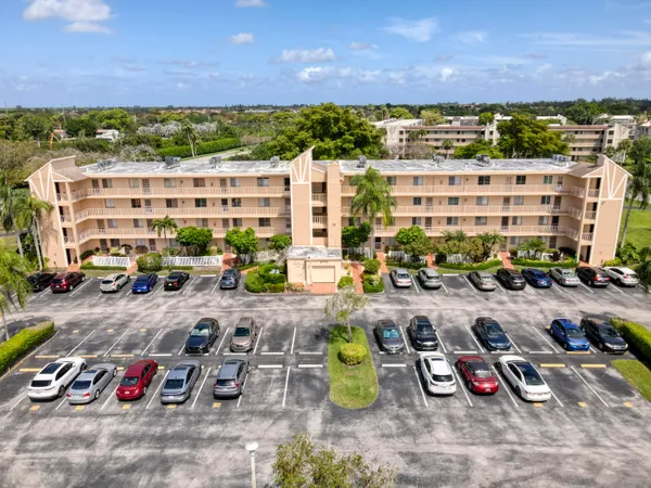 $2,500 | 6795 Huntington Lane, Unit 406, Delray Beach, FL 33446