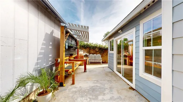 $639,900 | 13960 Almetz Street, Sylmar, CA 91342