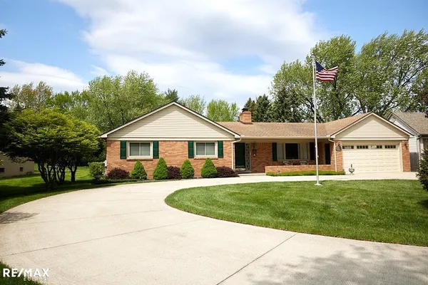 $410,000 | 2557 Chicago Road, Warren, MI 48092