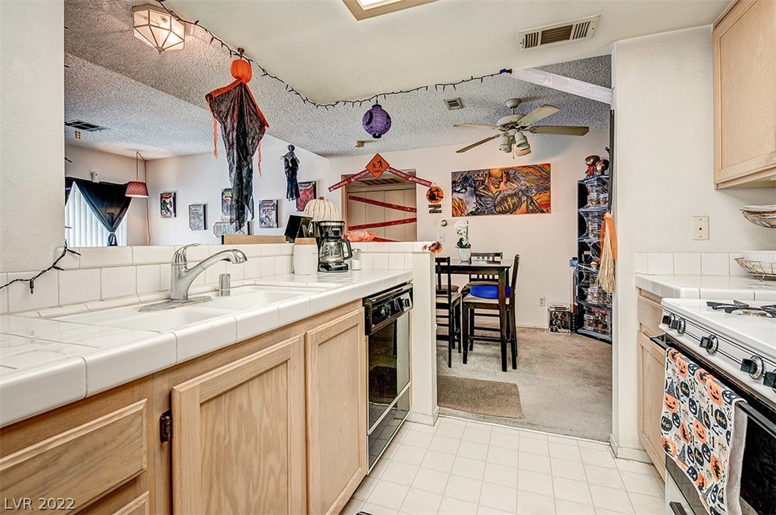 7100 West Pirates Cove Road, Unit 2018 Las Vegas, NV 89145 - Photo 10 of 25