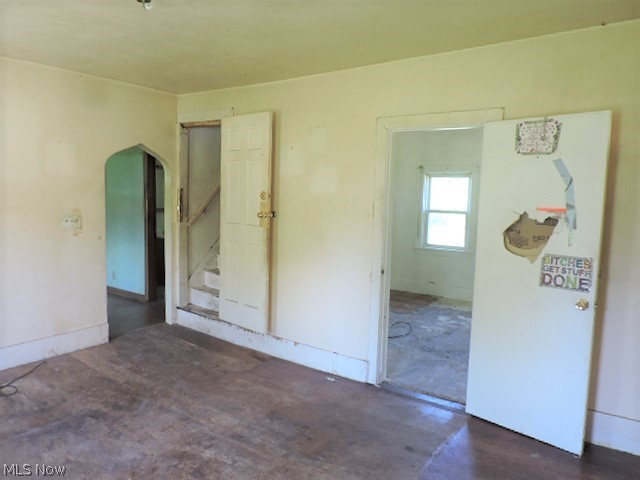 7460 Ridge Road Wadsworth, OH 44281 - Photo 17 of 27 LIVING ROOM