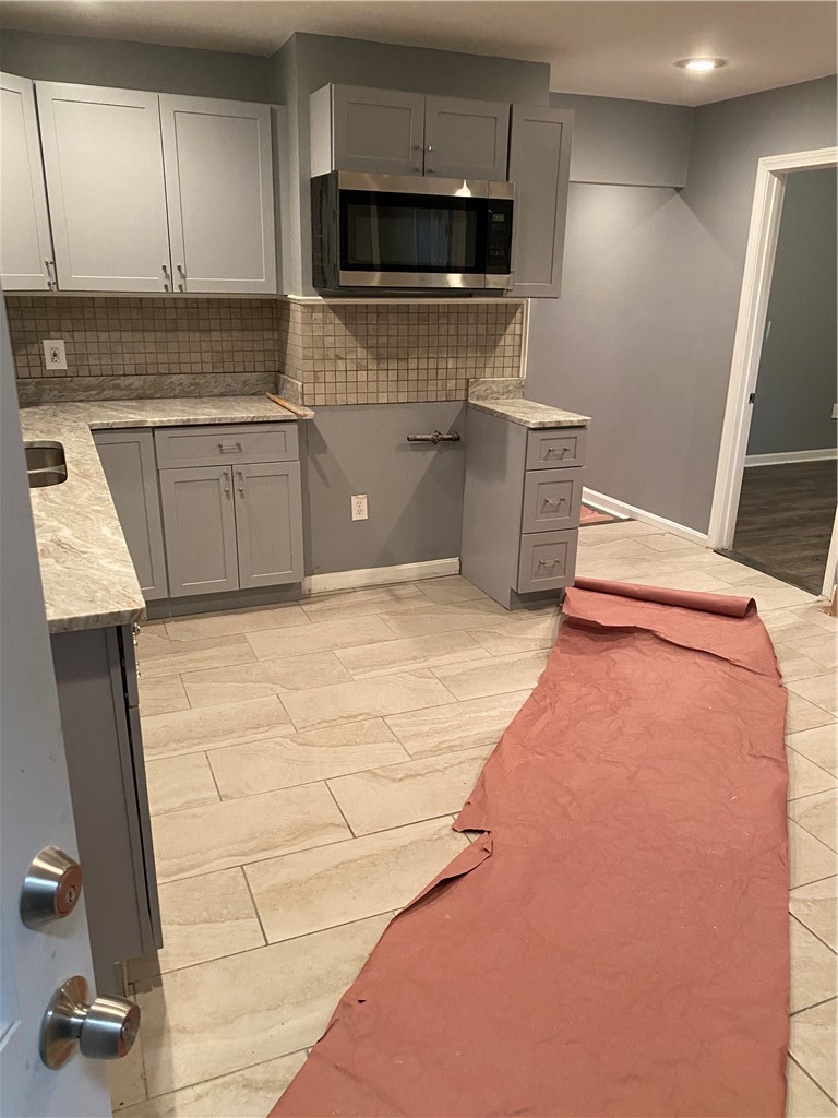 27 Robin Street Providence, RI 02908 - Photo 3 of 9