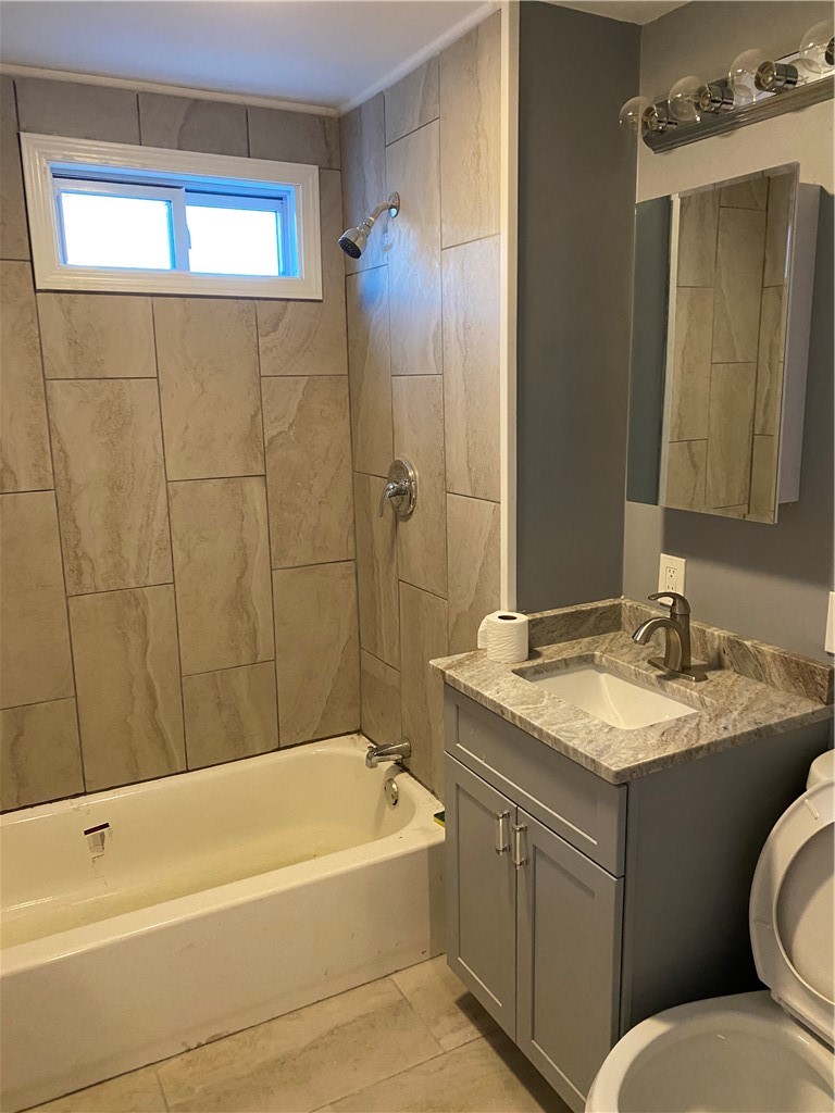 27 Robin Street Providence, RI 02908 - Photo 6 of 9