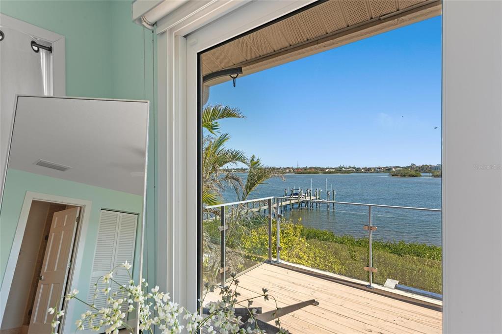 140 North Casey Key Road Osprey, FL 34229 - Photo 46 of 91 a view of a balcony