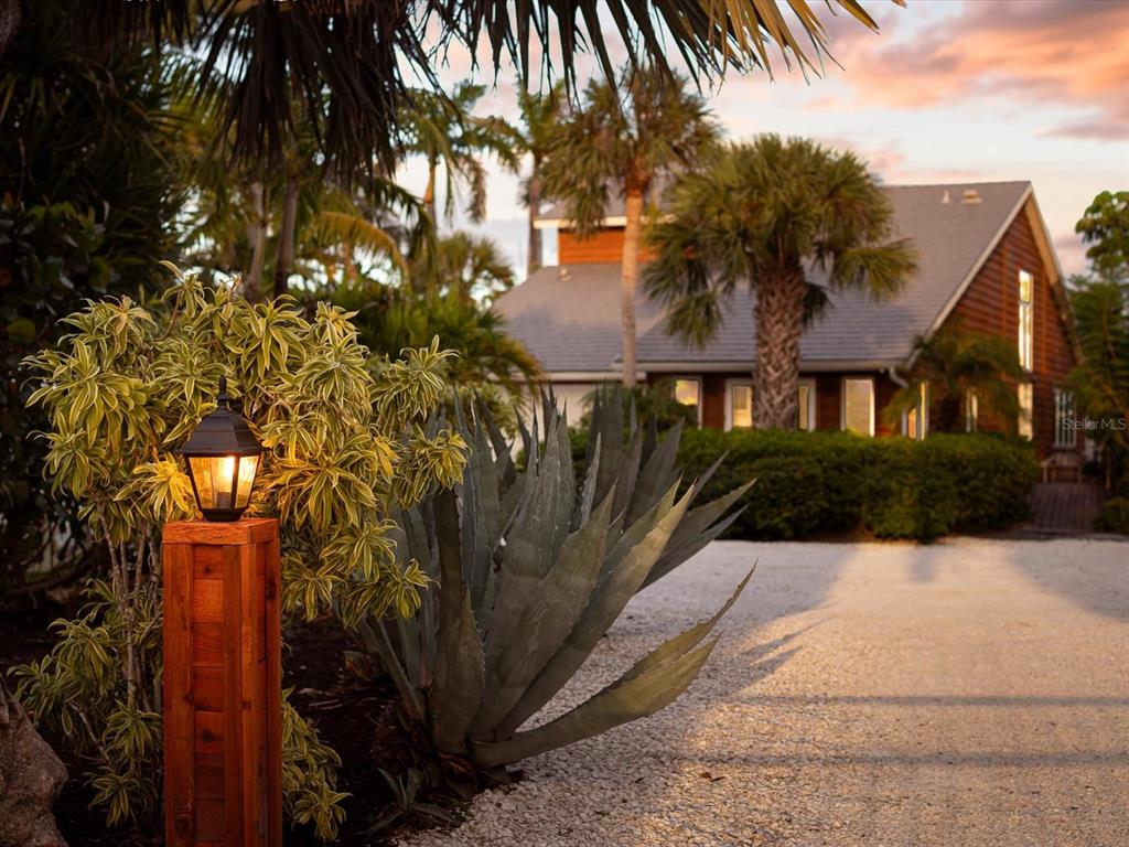 140 North Casey Key Road Nokomis, FL 34275 - Photo 5 of 87