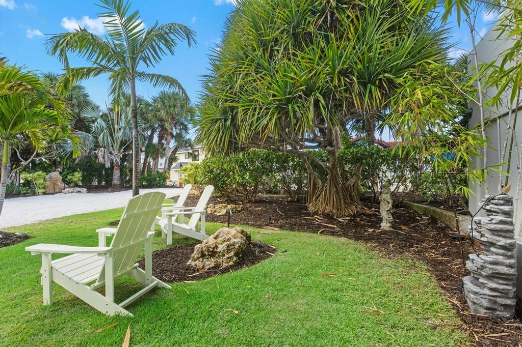 140 North Casey Key Road Nokomis, FL 34275 - Photo 9 of 87