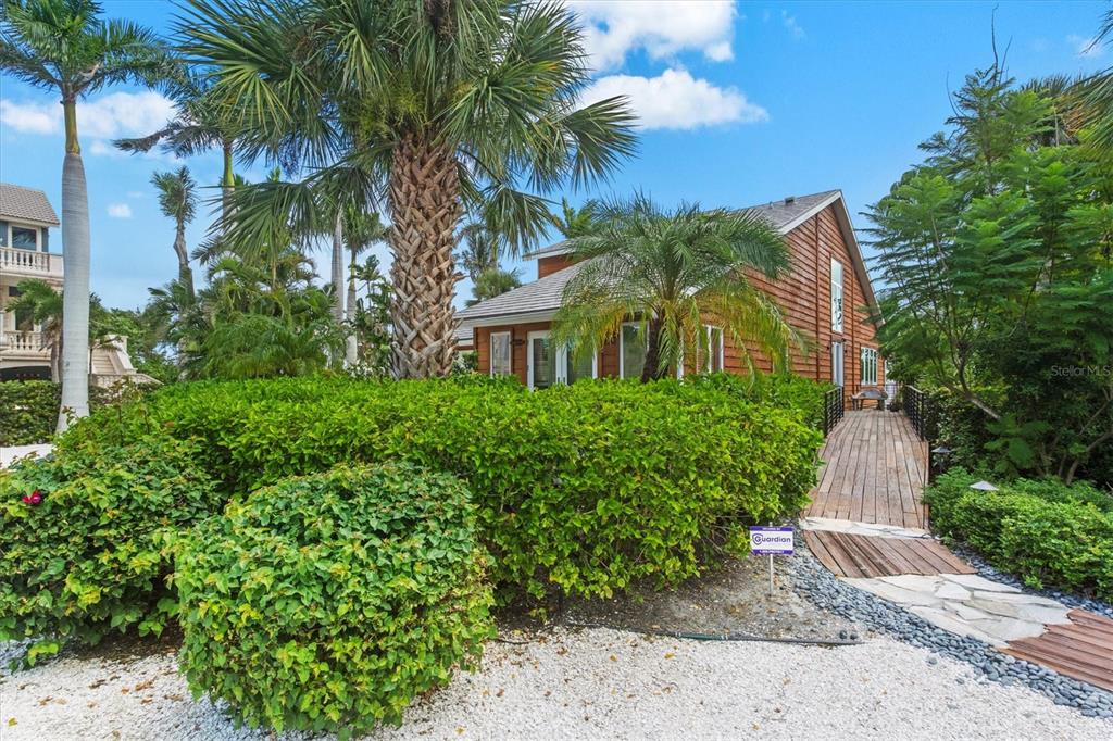 140 North Casey Key Road Nokomis, FL 34275 - Photo 10 of 87